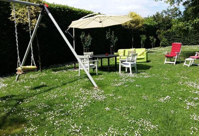 غرفة فردية  مطلة على الحديقة, La Casa Di Linda