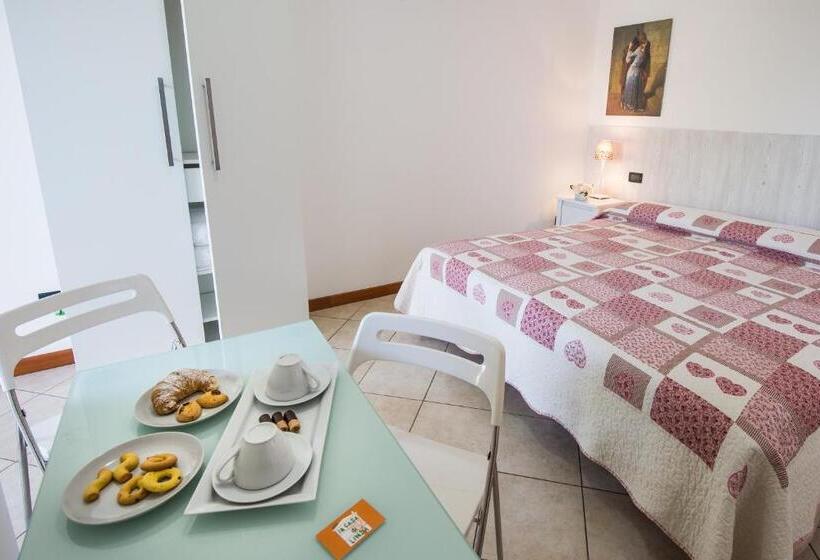 غرفة قياسية مطلّة علي الحديقة, La Casa Di Linda