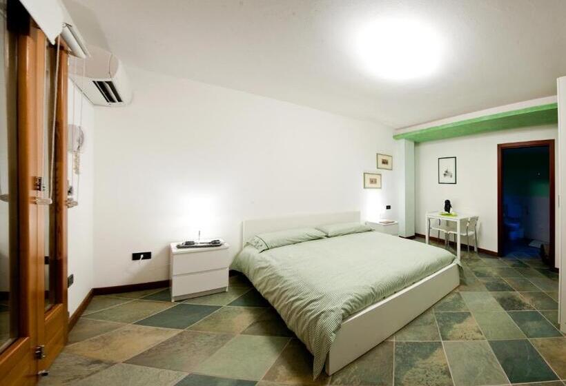 غرفة قياسية رباعية مطلة على الحديقة, La Casa Di Linda