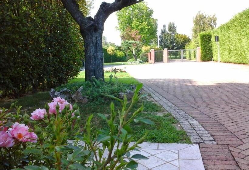 חדר יחיד נוף לגינה, La Casa Di Linda