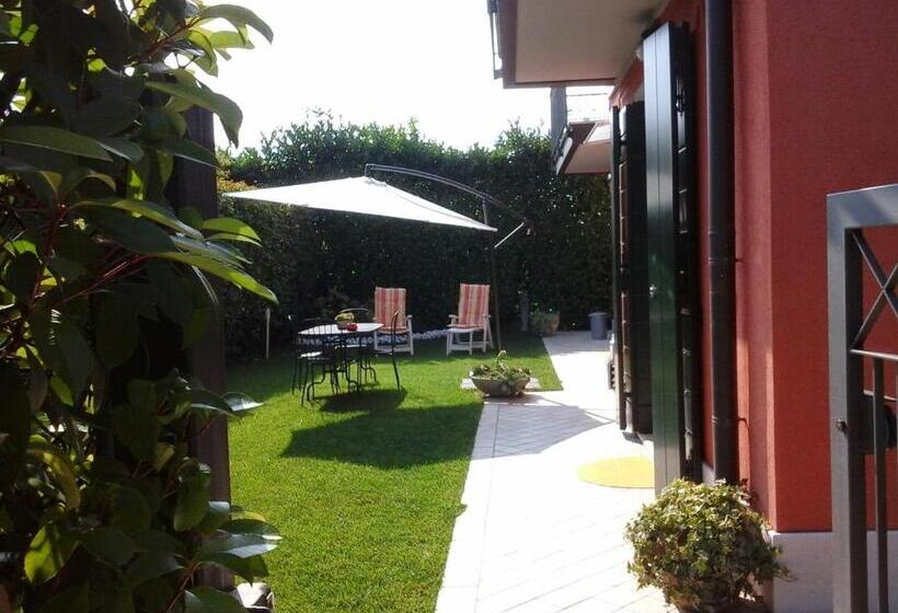 غرفة فردية  مطلة على الحديقة, La Casa Di Linda