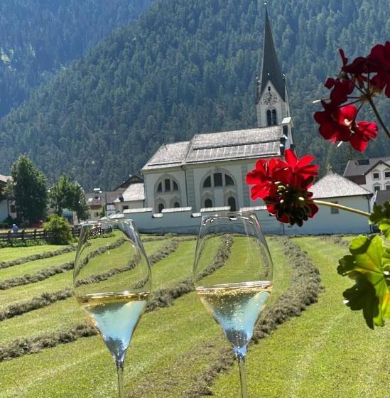 스위트, La ücia By Fana Ladina