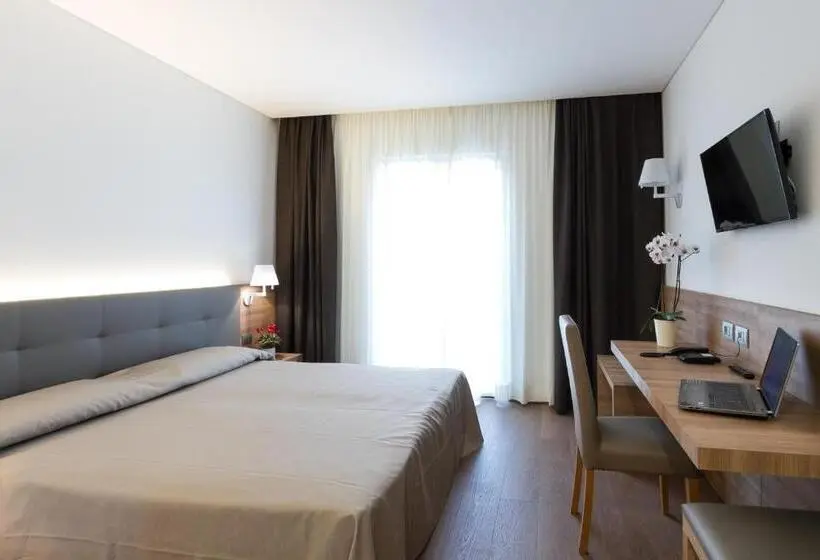 Classic Kolmen Hengen Huone, Albergo Al Tarcentino