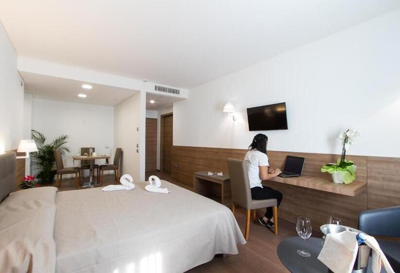 جناح لذوى الاحتياجات الخاصة, Albergo Al Tarcentino