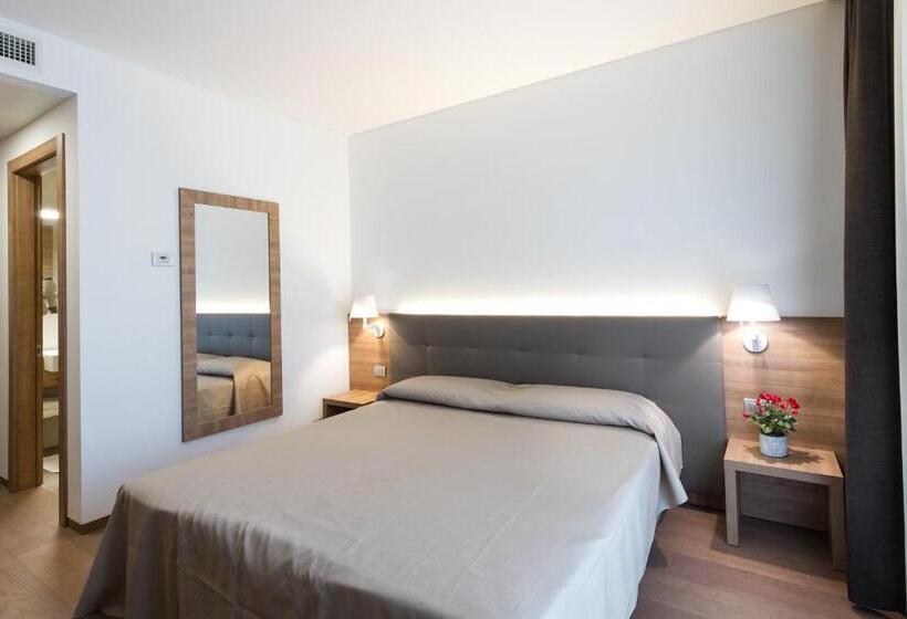 غرفة قياسية, Albergo Al Tarcentino