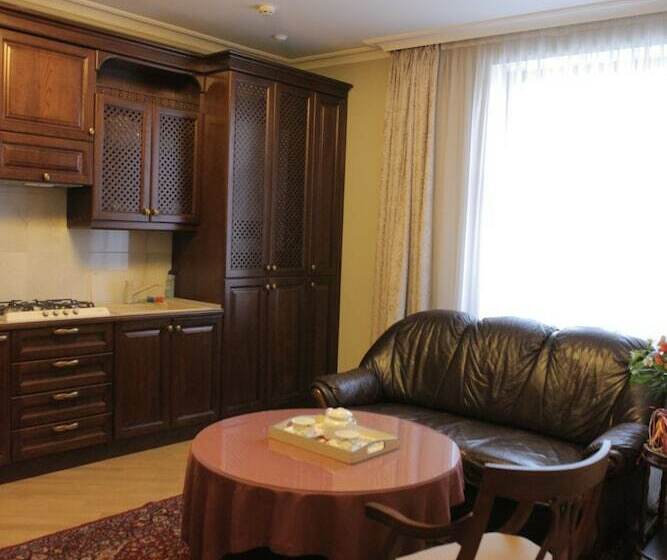 آپارتمان 1 خوابه, British Club Lviv