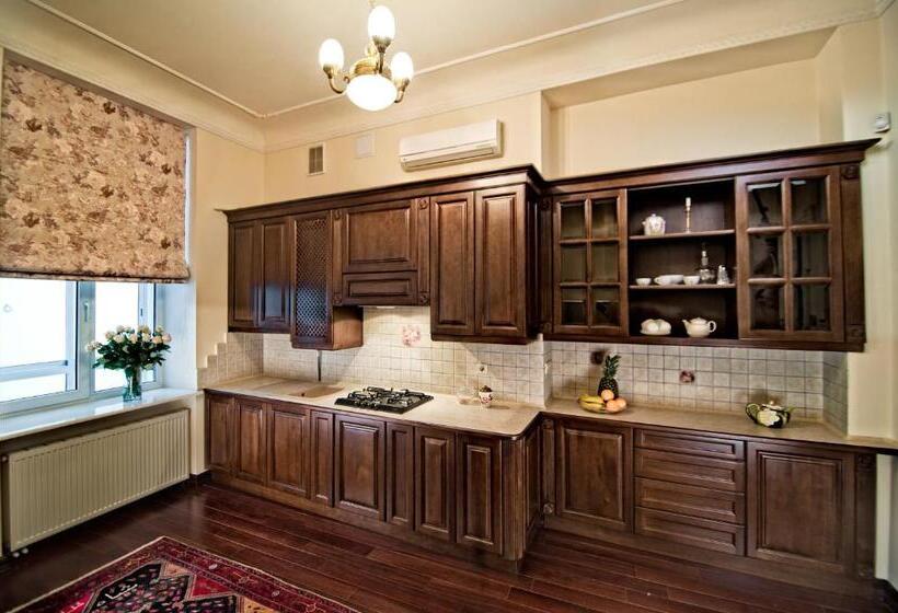 آپارتمان 2 خوابه, British Club Lviv