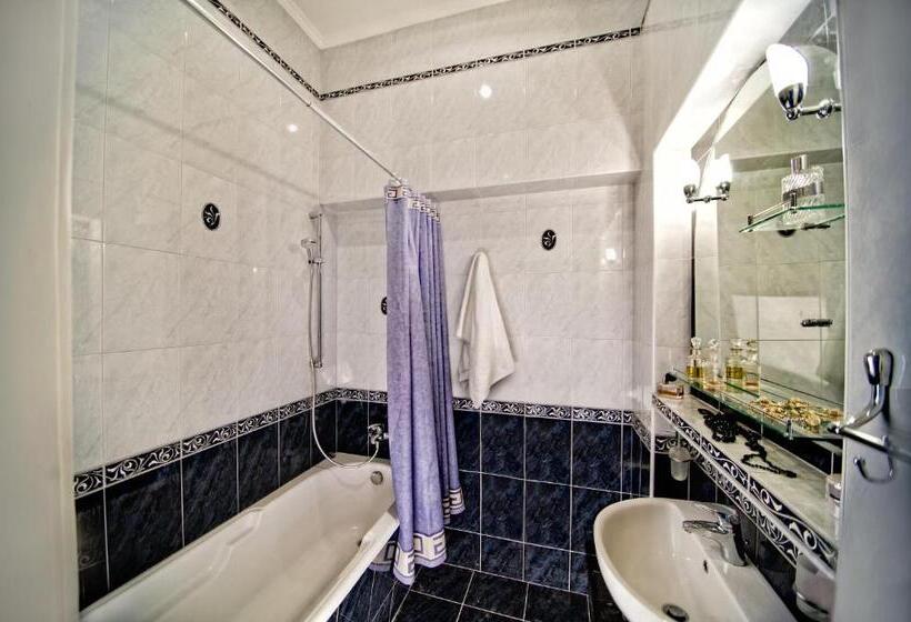 آپارتمان سوپریور 1 خوابه, British Club Lviv