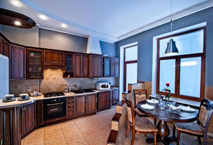 آپارتمان سوپریور 1 خوابه, British Club Lviv