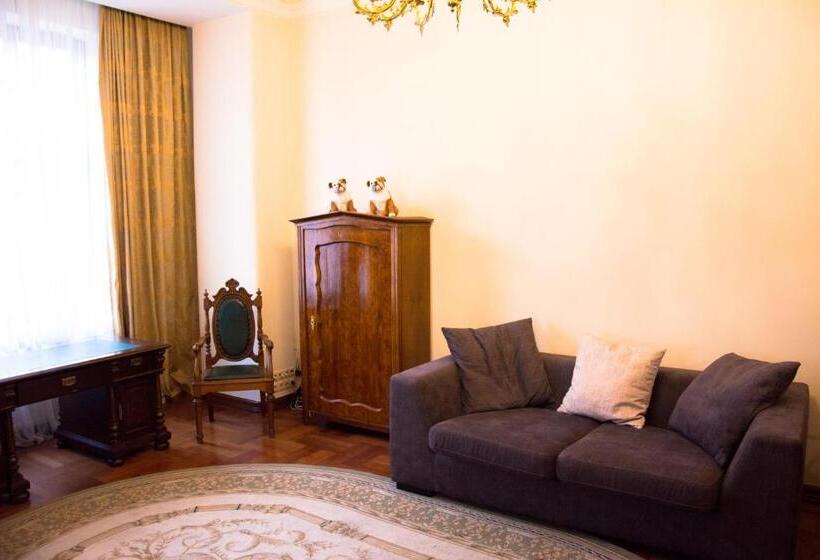 آپارتمان مدیریتی 2 خوابه, British Club Lviv