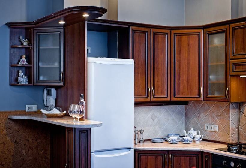 آپارتمان سوپریور 1 خوابه, British Club Lviv