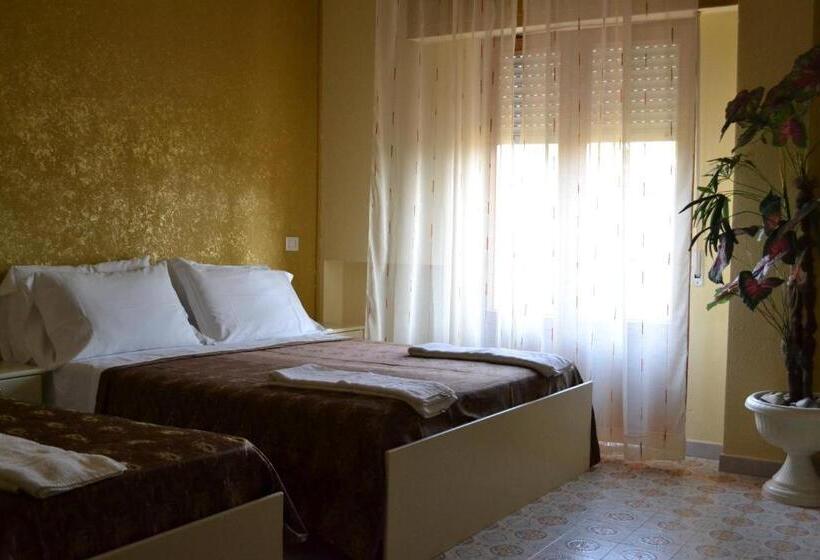 스탠다드 트리플 발코니 룸, Costa Jonica