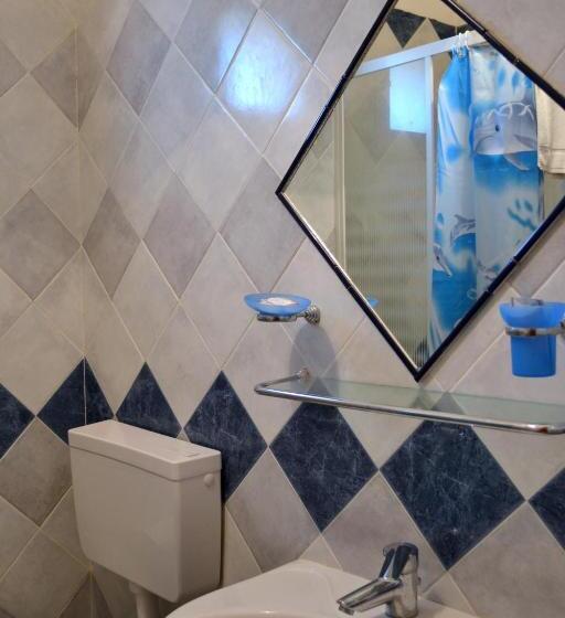 발코니가 있는 4인용 스탠다드 룸, Costa Jonica