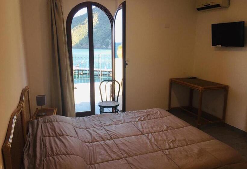 Номер Superior Вид на Море, Faraglione