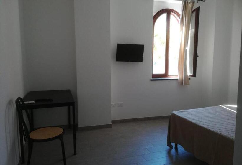 Номер Стандарт Вид на Море, Faraglione