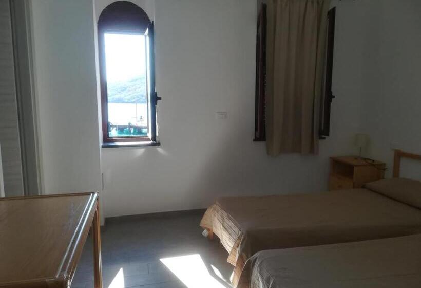 Номер Стандарт Вид на Море, Faraglione