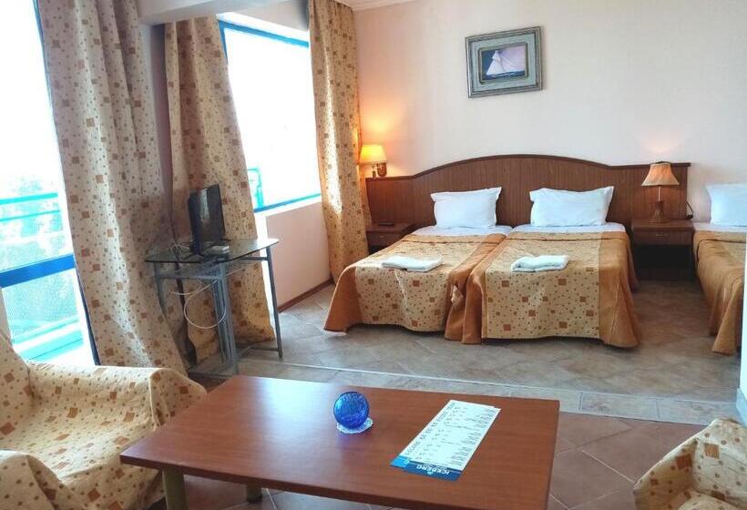 Triple Room Sea View, Iceberg