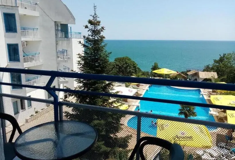 Triple Room Sea View, Iceberg