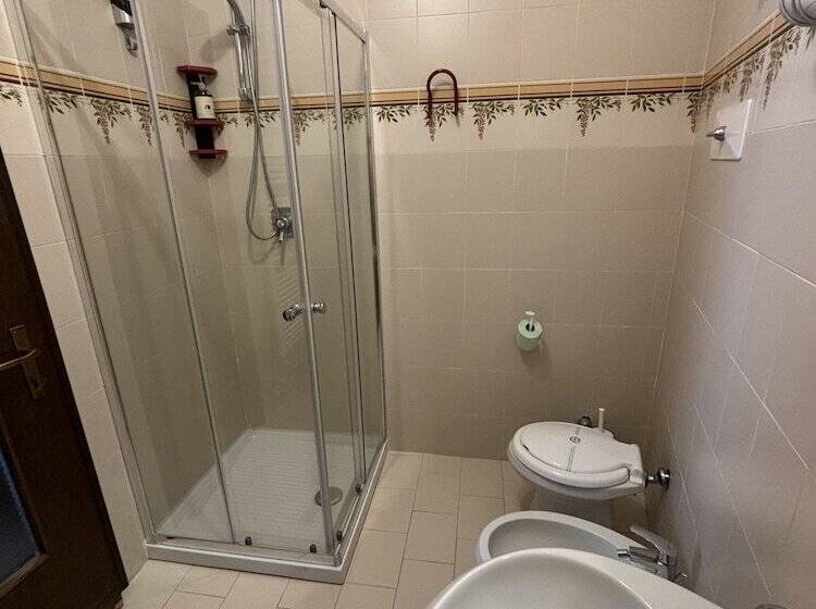 شقة غرفة واحدة, Diffuso Il Portichetto Vezio Perledo