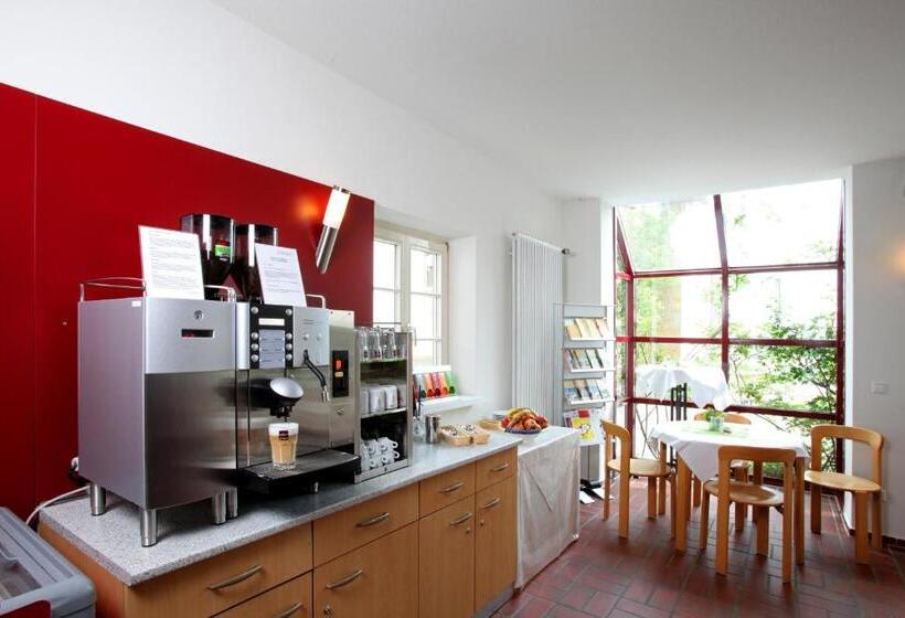 Quarto standard, Jugendhaus Michaelsberg