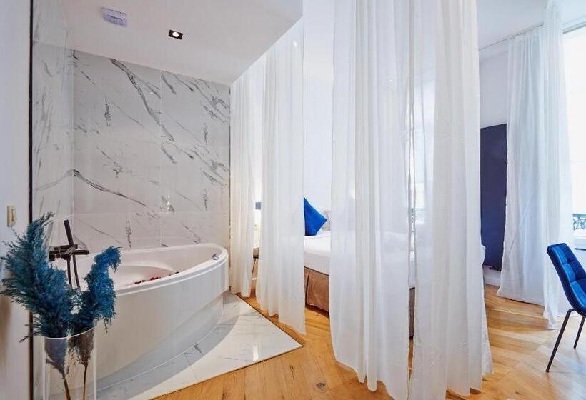 اتاق استاندارد با وان آب گرم, Les Ecrins