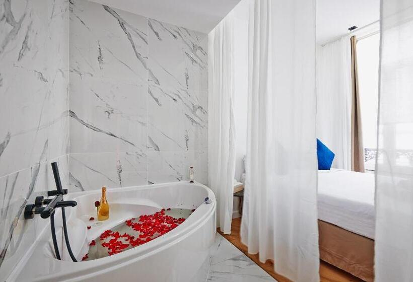 اتاق استاندارد با وان آب گرم, Les Ecrins