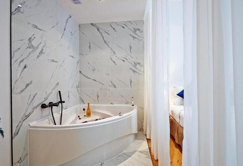 اتاق استاندارد با وان آب گرم, Les Ecrins