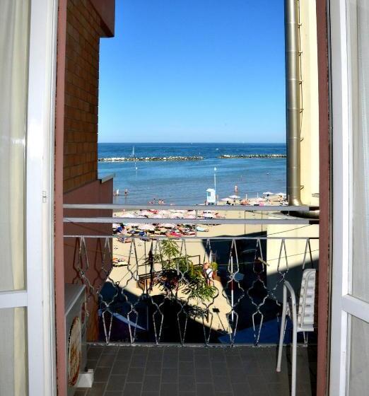 اتاق اساندارد با چشمانداز جانبی به دریا, Marco Polo