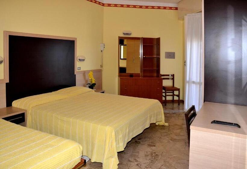 اتاق استاندارد سه نفره با چشمانداز کنار دریا, Marco Polo