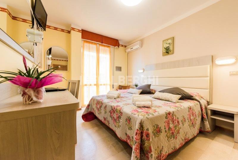 اتاق استاندارد سه نفره با چشمانداز کنار دریا, Marco Polo