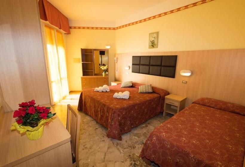 اتاق استاندارد سه نفره با چشمانداز کنار دریا, Marco Polo