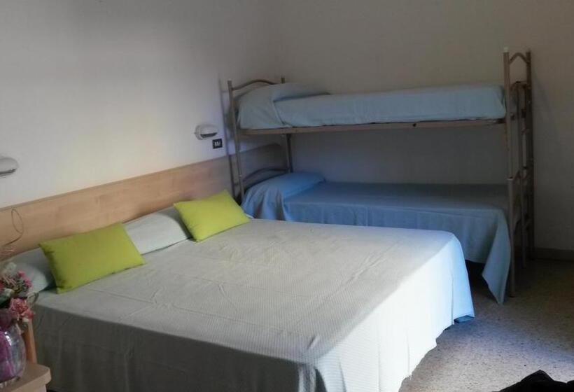 スタンダード4人部屋, Niagara