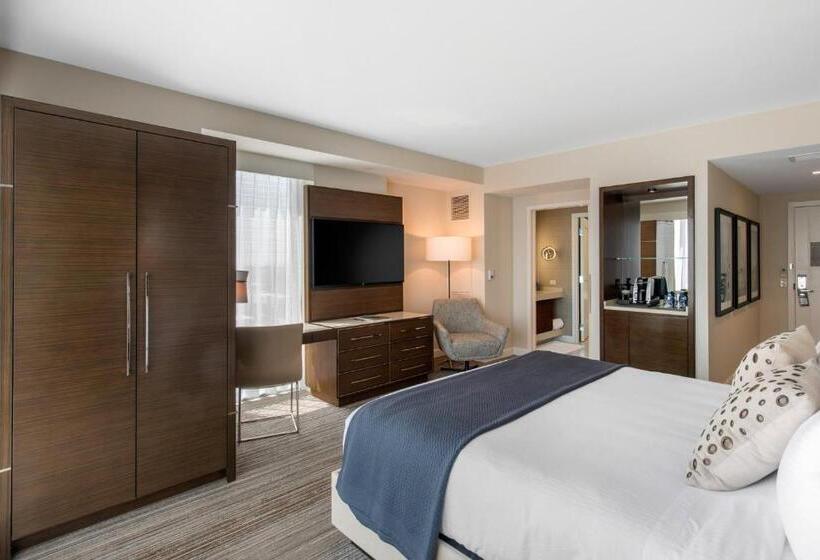 이그제큐티브 룸 킹사이즈 침대, Omni Frisco At The Star