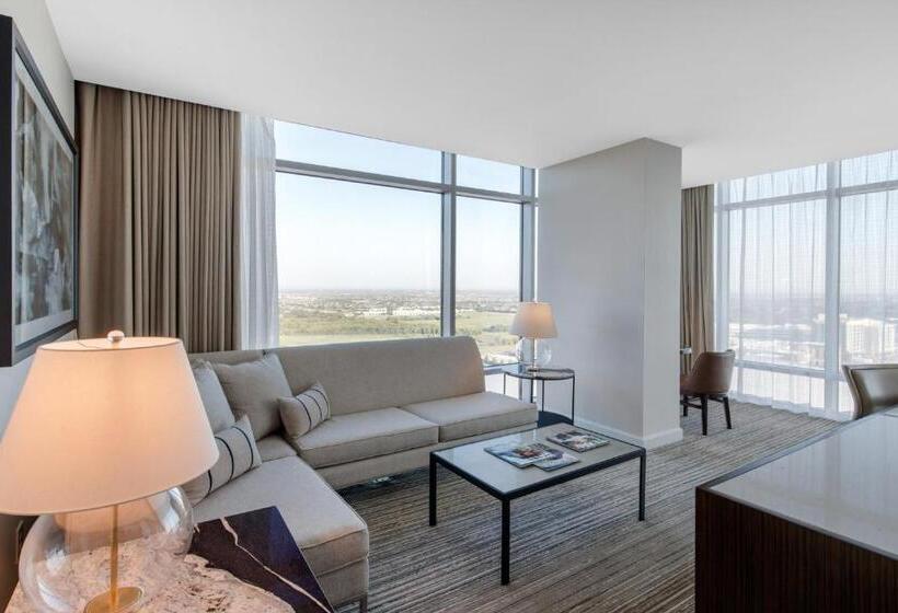 带大床的套房, Omni Frisco At The Star