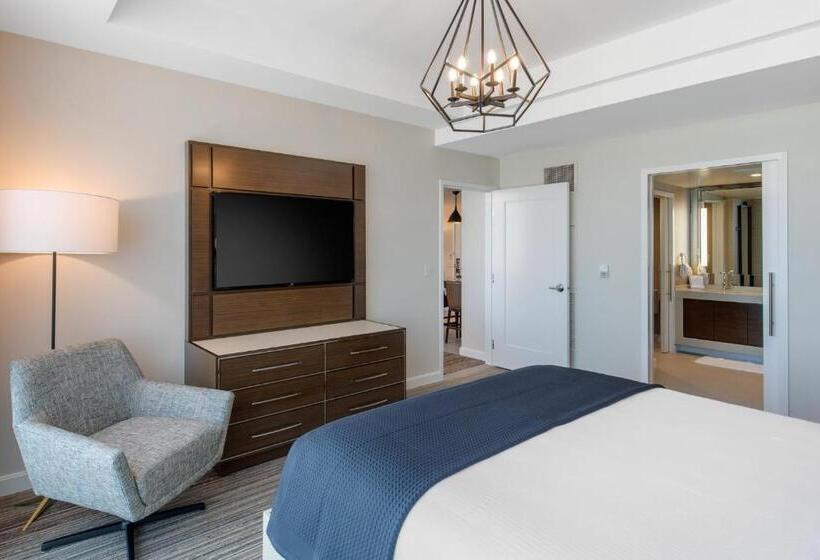 디럭스 스위트 킹 침대, Omni Frisco At The Star