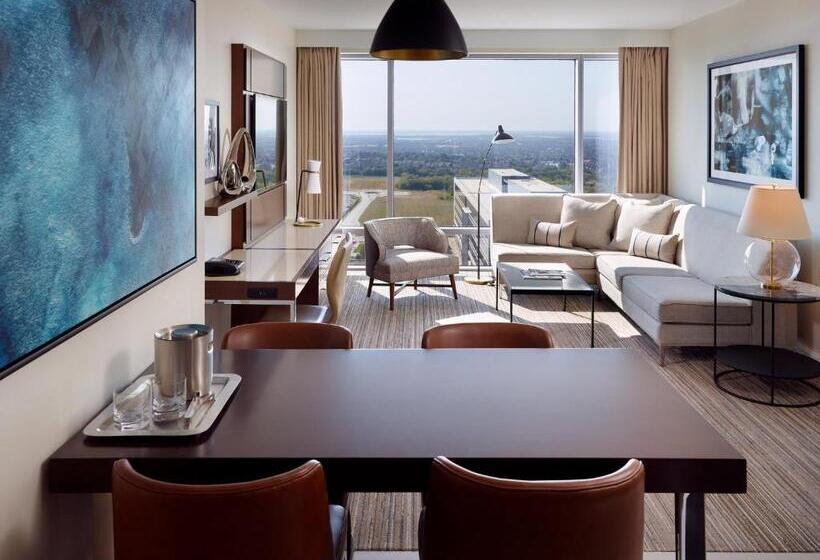 带大床的复式套间, Omni Frisco At The Star