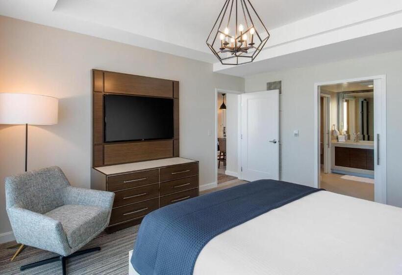 디럭스 스위트 킹 침대, Omni Frisco At The Star