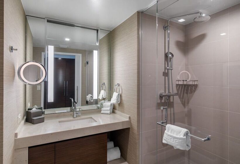 디럭스 룸, Omni Frisco At The Star