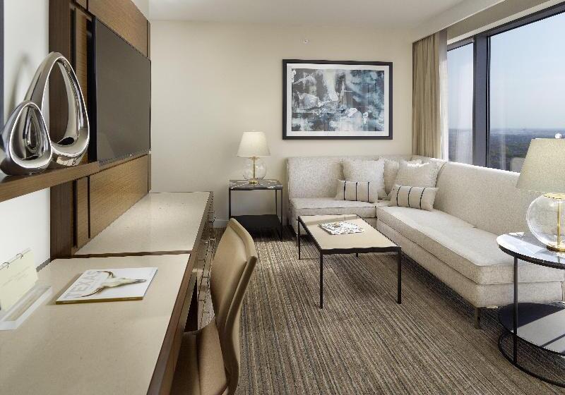 带大床的套房, Omni Frisco At The Star