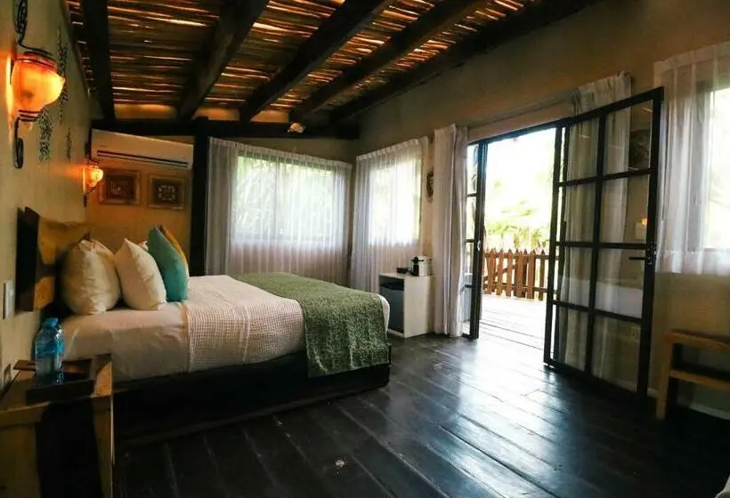 Sviitti Allasnäkymä, Villa Las Estrellas Tulum Located At The Party Zone