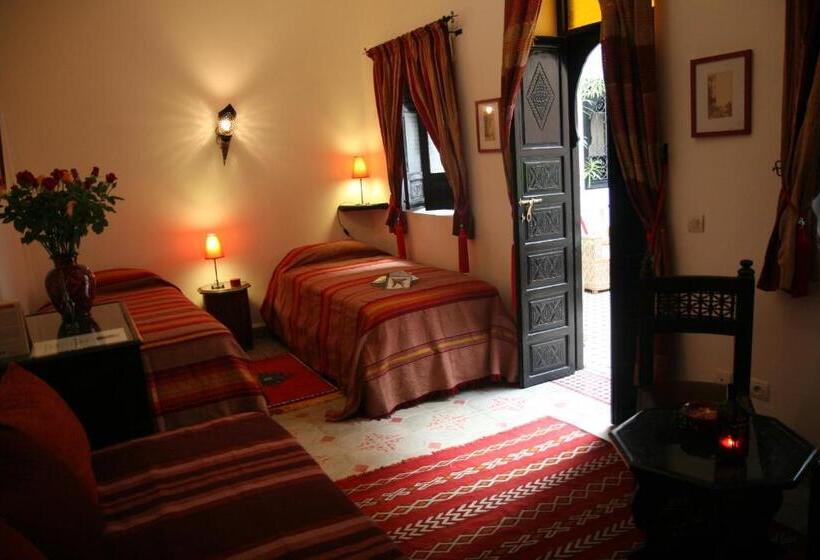 اتاق استاندارد سه نفره, Riad Dar Zampa