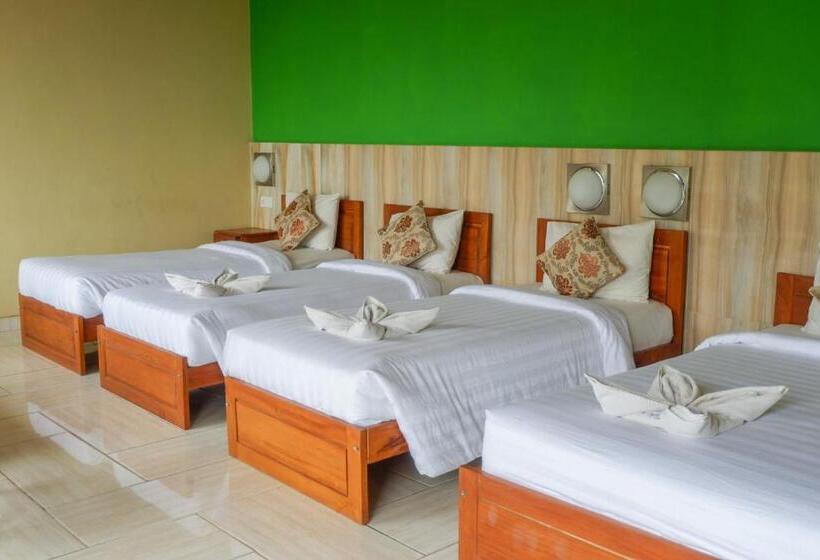 חדר משפחתי, Amed Cafe & Hotel Kebun Wayan