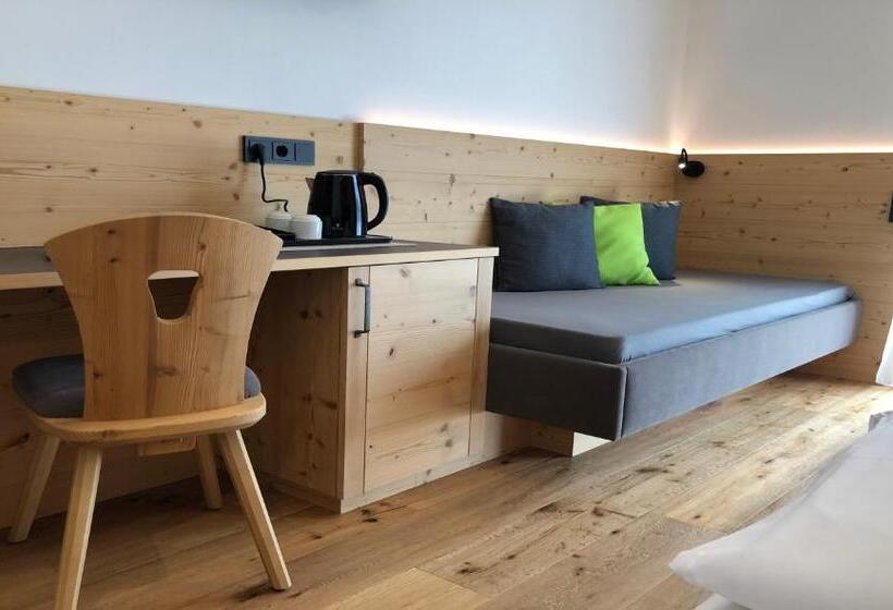 חדר סופריור לשלושה, B&b Obermair