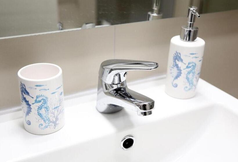 标准三人间, Alta Marea