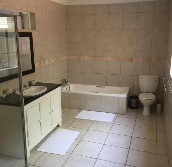 Номер Deluxe, Summerview Guest Lodge