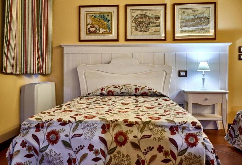 חדר סטנדרט לשלושה, Albergo Trattoria Il Leone