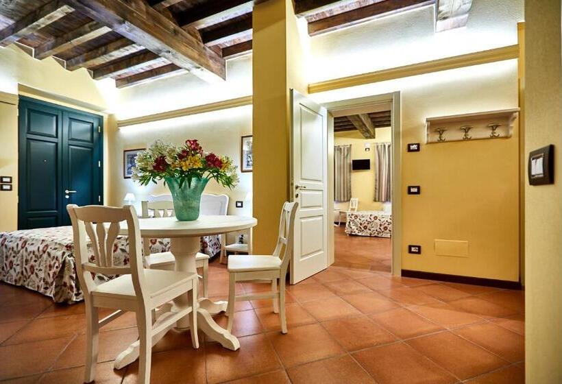 חדר סטנדרט לשלושה, Albergo Trattoria Il Leone