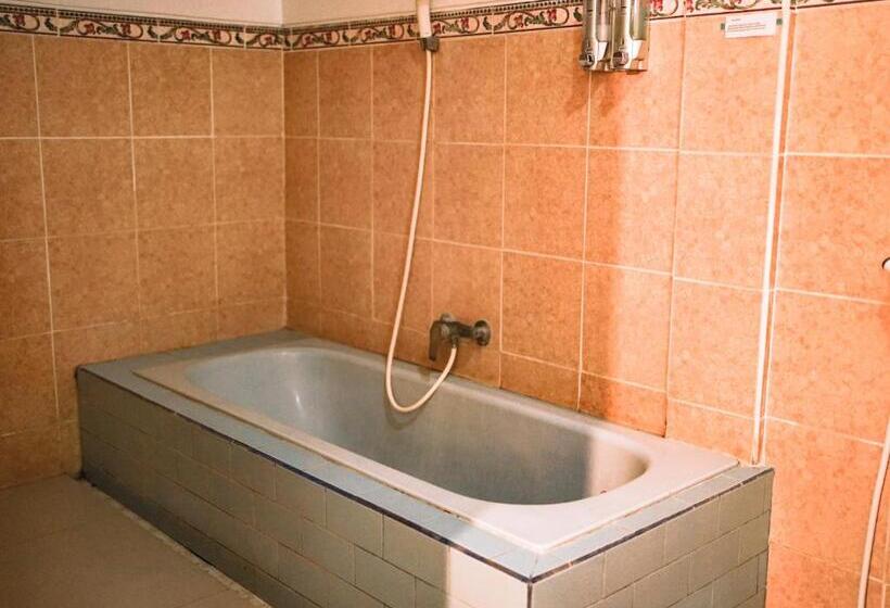 חדר סטנדרט עם מרפסת, Amed Cafe & Hotel Kebun Wayan