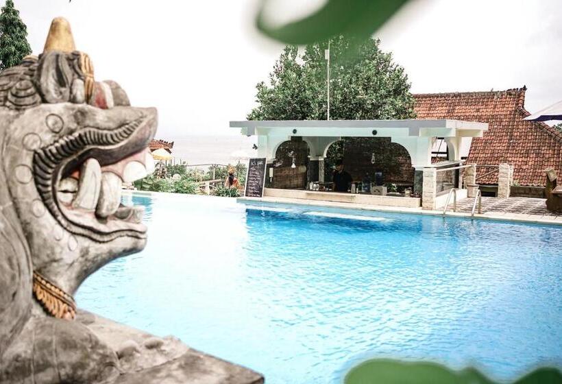 חדר דלוקס נוף בריכה, Amed Cafe & Hotel Kebun Wayan