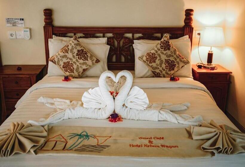 חדר סטנדרט לשלושה עם נוף לבריכה, Amed Cafe & Hotel Kebun Wayan